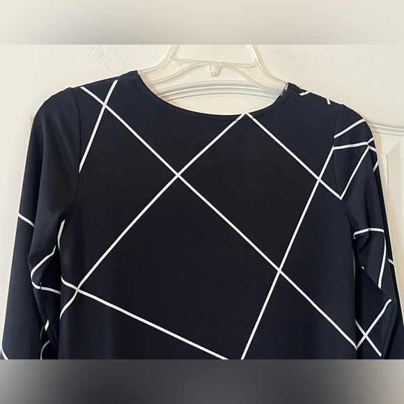 Alfani Black and White Graphic 3/4 Sleeve Tunic Style Petite Small - Picture 2 of 10